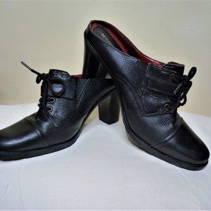 Naturalizer Black Leather Mules